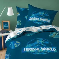 Jurassic World Dekbedovertrek Badges - Eenpersoons - 140 X 200 Cm - Katoen -Leen Bakker Winkel 1000025507 0102