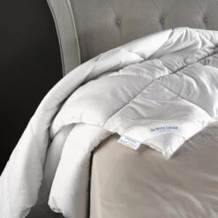 De Witte Lietaer Dekbed Dream 4 Seasons - 260 X 240 Cm - Polyestervulling 9 De Witte Lietaer Dekbed Dream 4 Seasons - 260 X 240 Cm - Polyestervulling -Leen Bakker Winkel 1000028682 0103
