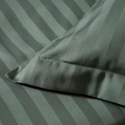 Damai Dekbedovertrek Katoen-satijn - 240 X 240/220cm - Groen Gestreept -Leen Bakker Winkel 1000030669 0102