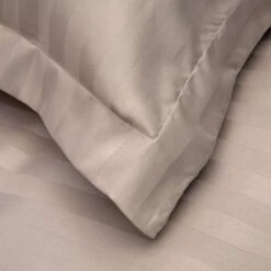 Dekbedovertrek Damai Linea Cement Satijn-260x200/220 -Leen Bakker Winkel 1000034525 0102
