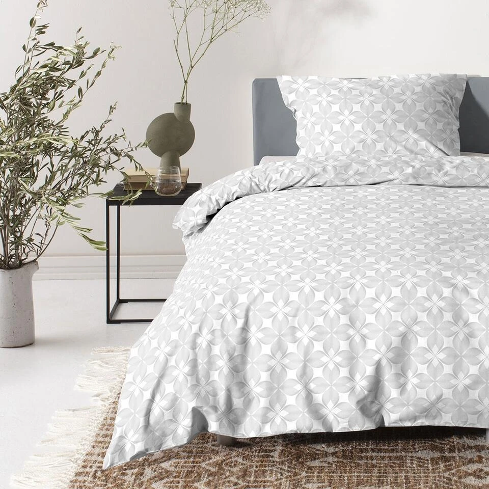 Cinderella Lilou - Dekbedovertrek - Satijn - 260x200/220 Cm - White 5 Cinderella Lilou - Dekbedovertrek - Satijn - 260x200/220 Cm - White - Afbeelding 3