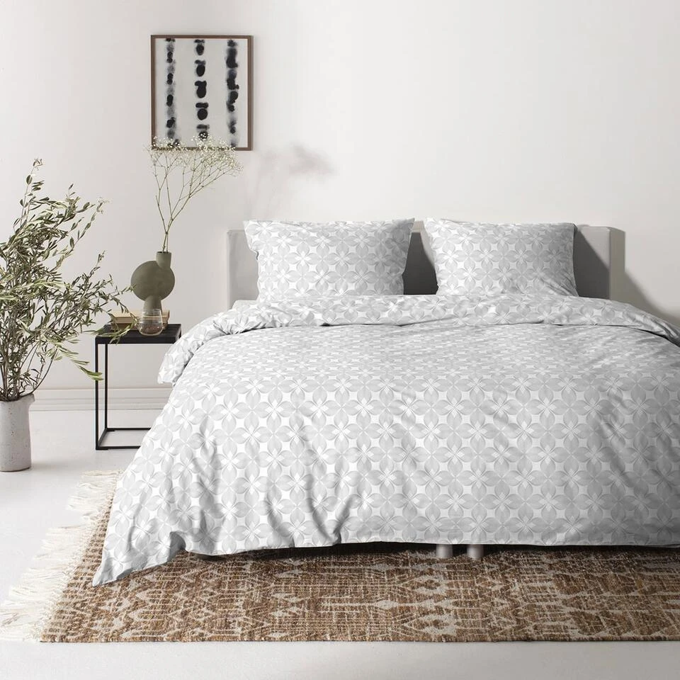 Cinderella Lilou - Dekbedovertrek - Satijn - 260x200/220 Cm - White 6 Cinderella Lilou - Dekbedovertrek - Satijn - 260x200/220 Cm - White - Afbeelding 4