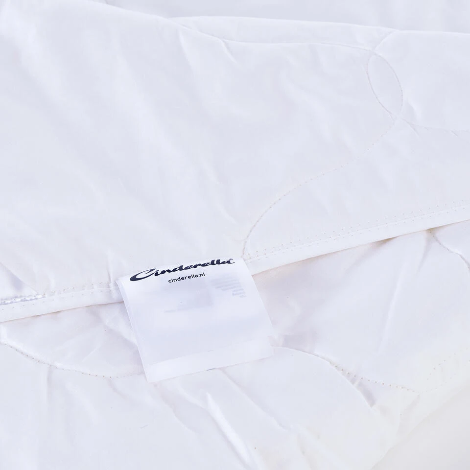 Cinderella Bamboo - Bamboe Zomer Dekbed - 140x220 Cm 5 Cinderella Bamboo - Bamboe Zomer Dekbed - 140x220 Cm - Afbeelding 3