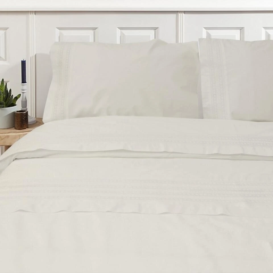 Town & Country Dekbedovertrek Camilla Offwhite-140 X 220 Cm 3 Town & Country Dekbedovertrek Camilla Offwhite-140 X 220 Cm