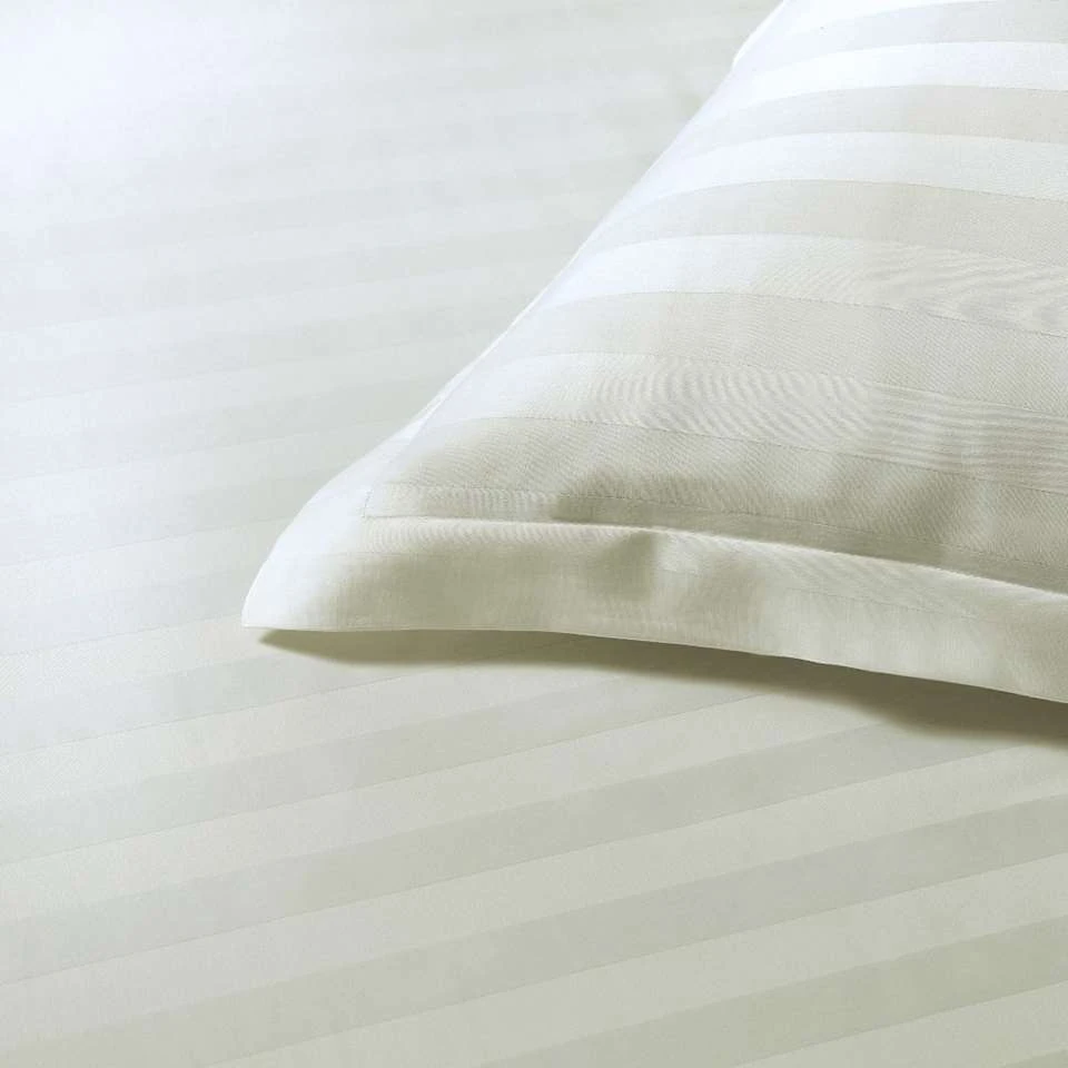 Papillon Dekbedovertrek Satijn Streep - 240x200/220 Cm - Crème 5 Papillon Dekbedovertrek Satijn Streep - 240x200/220 Cm - Crème - Afbeelding 3