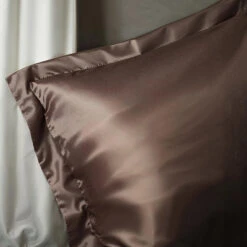 Satijn Dekbedovertrek Glossed Bruin-1-persoons (140 X 200/220 Cm) -Leen Bakker Winkel 4d8223c4ee014a3c97258097ace80c55