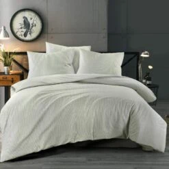 Day Dream Dorien - Dekbedovertrek - Tweepersoons - 200x200/220 Cm - Lichtgroen -Leen Bakker Winkel 72857e4b8ae44f72a48c099f038d9006