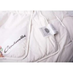 Cinderella 4-seizoenen Dekbed Lana - Wol - 140x200 Cm 9 Cinderella 4-seizoenen Dekbed Lana - Wol - 140x200 Cm -Leen Bakker Winkel 81006141 0400