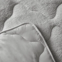 Teddy Dekbed En Overtrek In 1 – Superzacht & Wasbaar – Grijs 13 Teddy Dekbed En Overtrek In 1 – Superzacht & Wasbaar – Grijs -Leen Bakker Winkel 9bf8dbc2e3ae4cf48ad65776918698fc