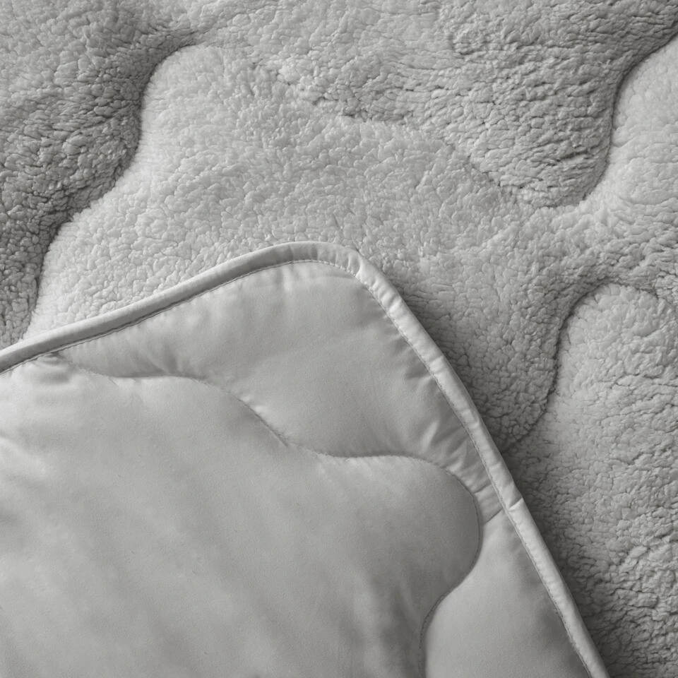 Teddy Dekbed En Overtrek In 1 – Superzacht & Wasbaar – Grijs 6 Teddy Dekbed En Overtrek In 1 – Superzacht & Wasbaar – Grijs - Afbeelding 4