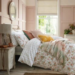 Laura Ashley Mountney Garden Antique Pink Dekbedovertrek Lits-jumeaux -Leen Bakker Winkel 9f1d3903c8c640a6a6848a6f1d57f970