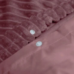 Dekbedovertrek Teddy Rib 200x220 – Fluweelzacht & Knus Design - Roze 13 Dekbedovertrek Teddy Rib 200x220 – Fluweelzacht & Knus Design - Roze -Leen Bakker Winkel ce84e07b453e49f3823af4f9665539b1
