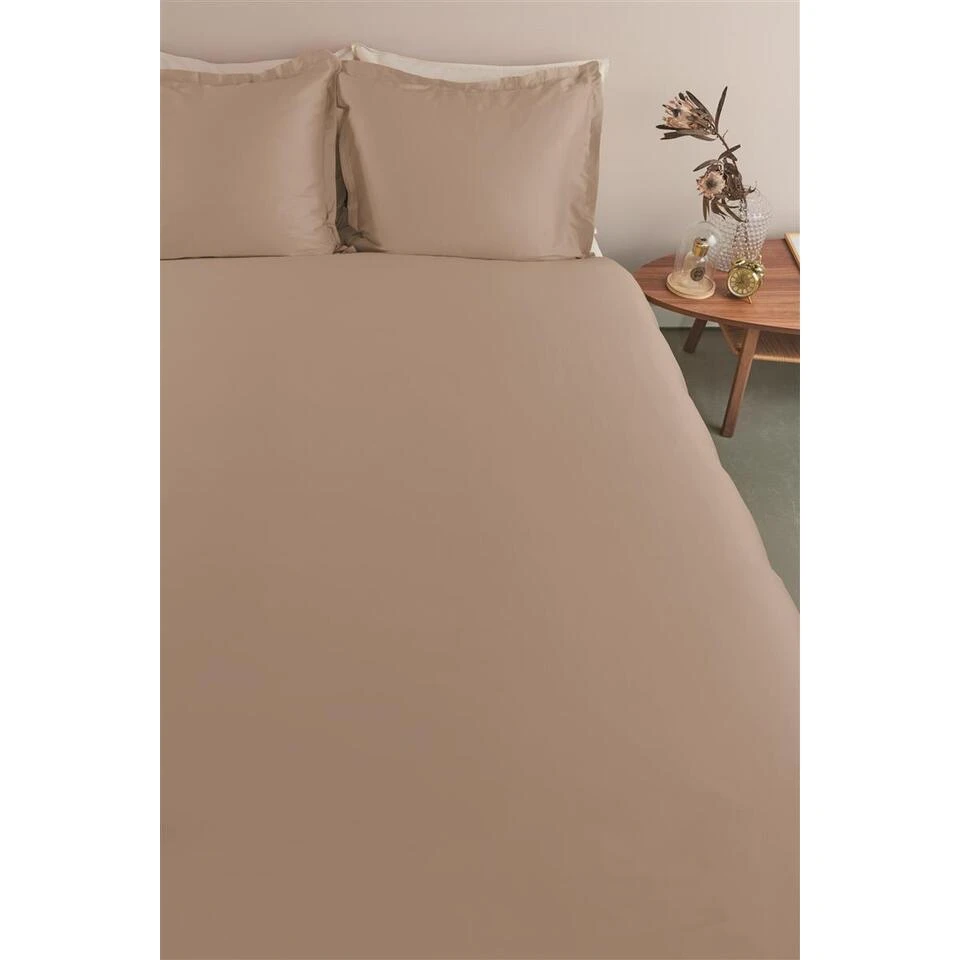 Ambiante Satin Uni Dekbedovertrek - 200x200/220 - Taupe 4 Ambiante Satin Uni Dekbedovertrek - 200x200/220 - Taupe - Afbeelding 2