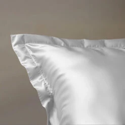 Zavelo Satijn Dekbedovertrek Glossed Wit-1-persoons (140 X 200/220 Cm) -Leen Bakker Winkel fb0045c46d104389a4965bd4558625dc