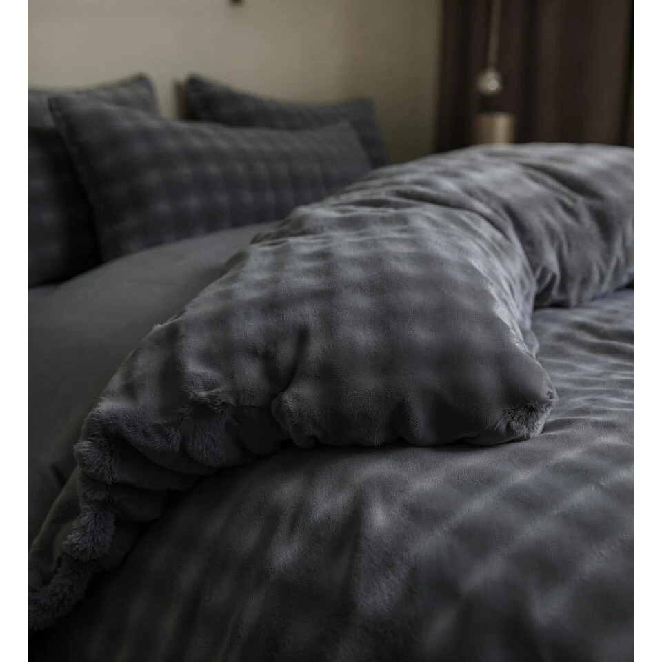Dekbedovertrek 200x220 – Pompom Design & Warm Flanel Fleece - Antraciet 9 Dekbedovertrek 200x220 – Pompom Design & Warm Flanel Fleece - Antraciet - Afbeelding 7